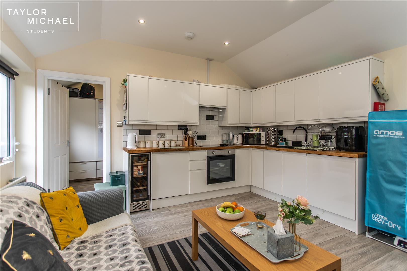 Kitchen / Living Room